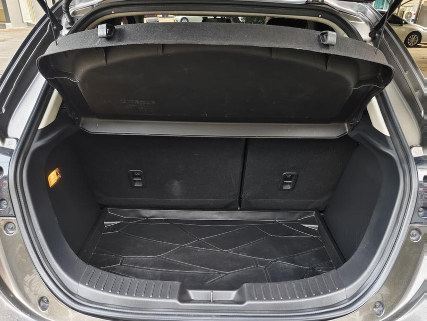 รถมาสด้า2 เบนซิน 1.3 ปี2016 ตัวtop 15