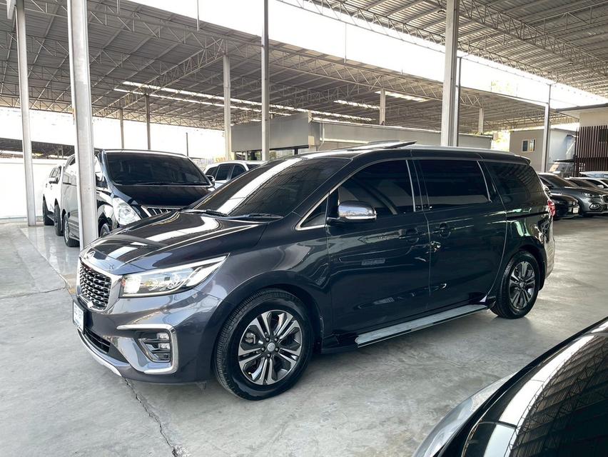 KIA Grand Carnival 2.2SXL Sunroof ปี18 สีเทา มือแรก ไมล์แสนโลแท้