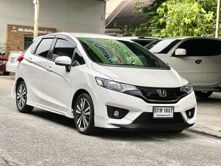 HONDA JAZZ GK ปี2016 รุ่น 1.5 SV ออโต้ รุ่นTOP สีขาว รถบ้านมือเดียว เลขไมล์น้อย 12x,xxx km