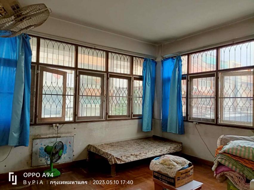 อาคารพาณิชย์ ซ.ลาดพร้าว 62 หลังมุม เข้าซอยเพียง 100 เมตร ใกล้ MRT โชคชัย 4 ทำเลดี จอดรถได้ ถนนกว้าง 8