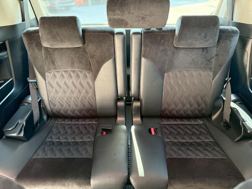 Toyota Vellfire 2.5ZG ปี17 16