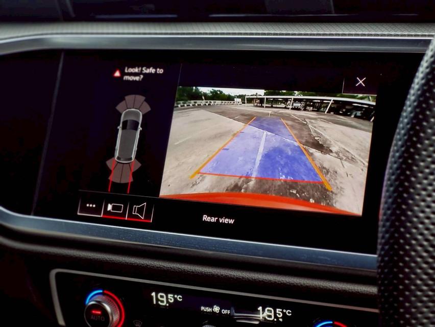 AUDI Q3 35TFSI S-Line ปี 2021 ไมล์ 60,800 km. 14