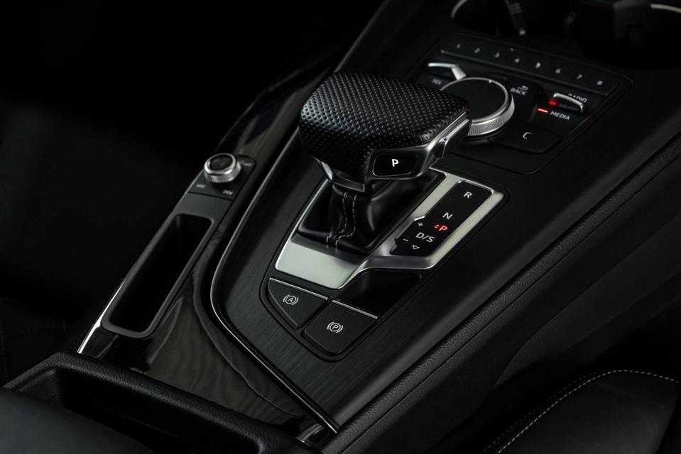 (แจ้งรหัสรถ PR2194) Audi A4 Avant 45 TFSI quattro S-Line Black Edition ปี 2020 รูปที่ 9