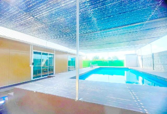 ให้เช่า Pool Villa บ้าน 6 แอร์ 4 นอน ม.พระจอมเกล้าลาดกระบัง 4กม. APL สุวรรณภูมิ 2.2 กม. หลวงแพ่ง 180 ตร.วา.เฟอร์ เครื่อง 1