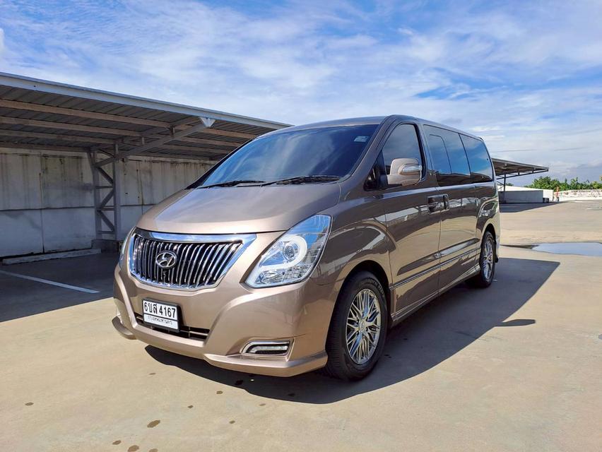 HYUNDAI GRAND STAREX, 2.5 VIP ปี (สีน้ำตาล)