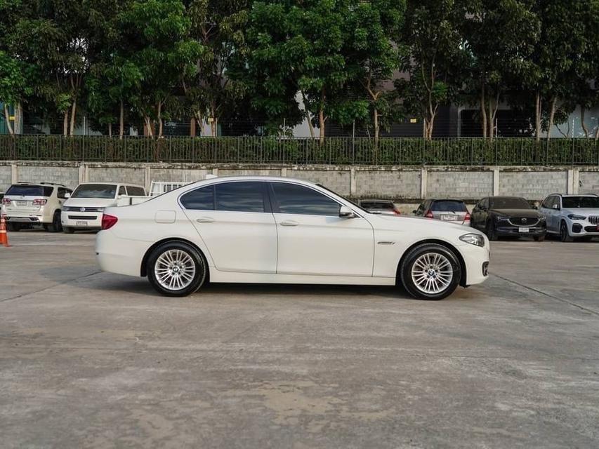 BMW F10 520d Luxury ปี 2016 สีขาว 6