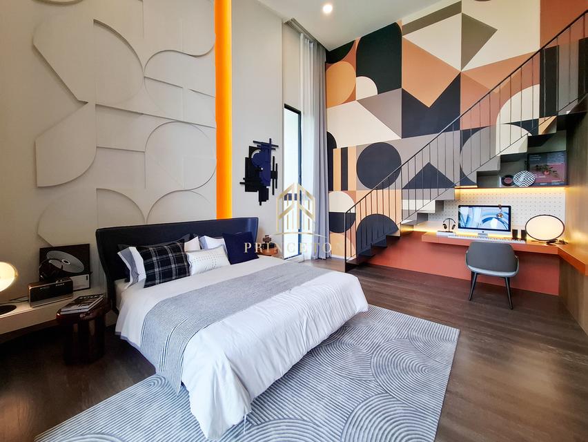 VIVE New Krungthep Kreetha 3-Storey Modern Show Home 19