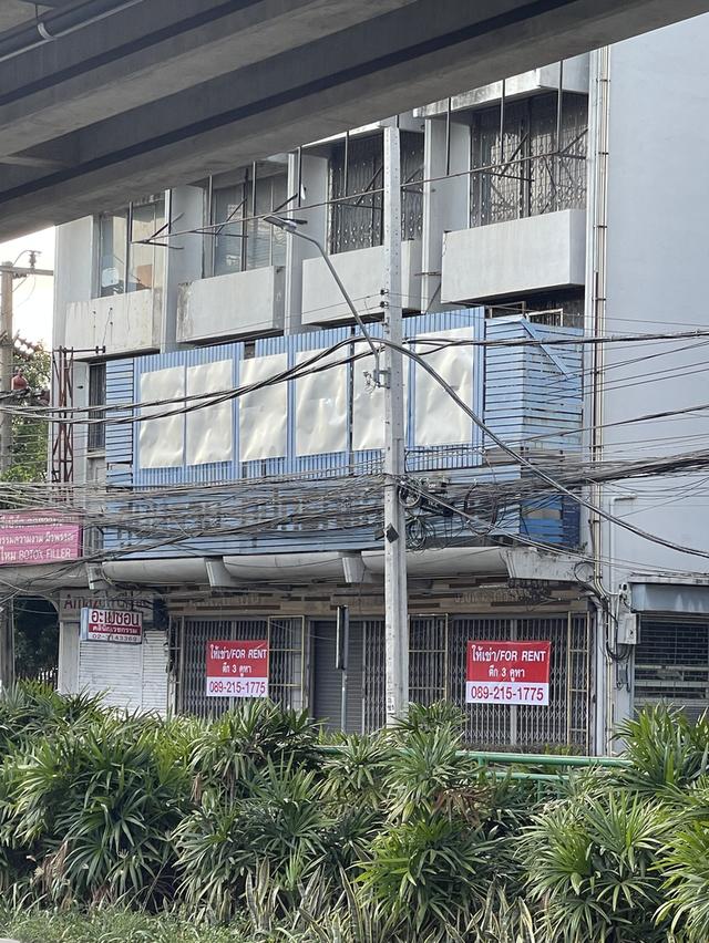 ตึกแถว 3 คูหาให้เช่า ติดถนนใหญ่รามคำแหง 1
