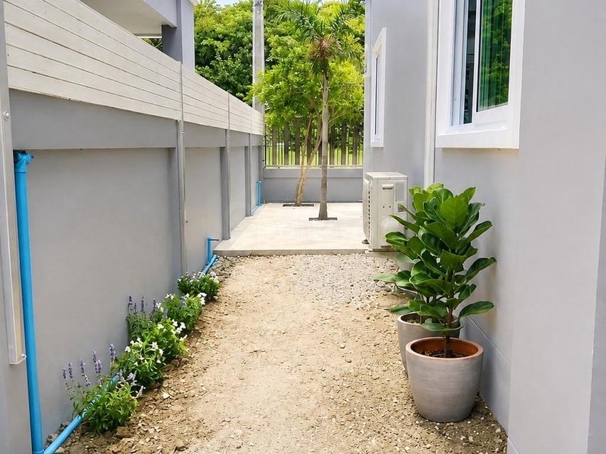 Urgent Sale — 4-Bedroom Detached House at Eak Aree Village, PattayaUrgent sale detached house at Eak Aree Village, Pattaya. Good location 8