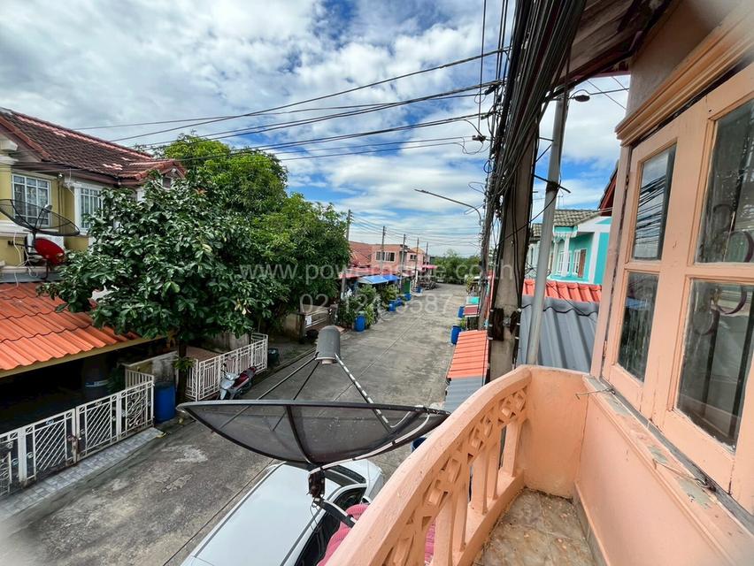 หมู่บ้านขจีนุช ลาดหลุมแก้ว ถนนราชพฤกษ์ ต.คลองพระอุดม อ.ลาดหลุมแก้ว จ.ปทุมธานี 18