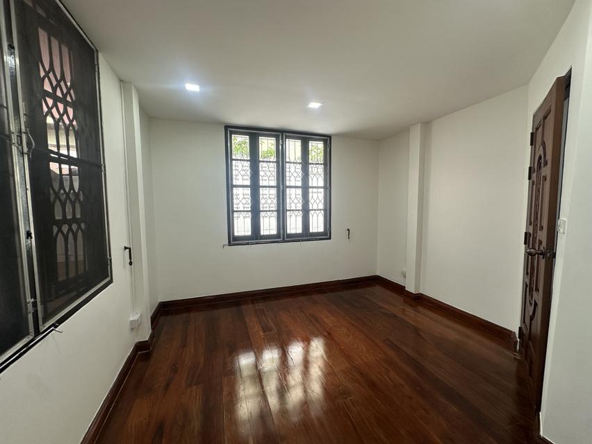 🏡 ขายบ้านเดี่ยวชั้นเดียว 54 ตร.ว. รีโนเวทใหม่ พร้อมเข้าอยู่ ม.เสริมมิตร ซอยนวมินทร์ 68 รีโนเวทใหม่ พร้อมเข้าอยู่ 10
