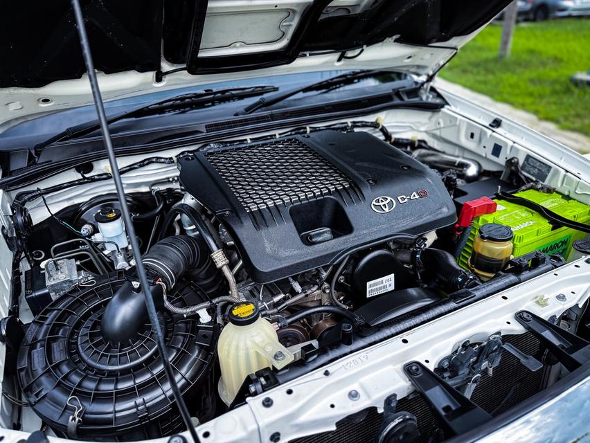 Toyoya Fortuner 2.5V ปี15 16