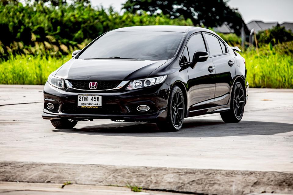 Honda Civic Fb 1.8E Navi ปี 2013 เบาะไฟฟ้า มือเดียวป้ายแดง สีดำ