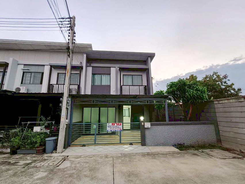 หมู่บ้านเมททาวน์ ปทุม-ติวานนท์ ต.บ้านฉาง อ.เมืองปทุมธานี จ.ปทุมธานี 1