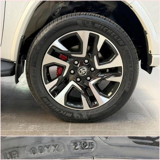 FORTUNER FORTUNER 2.8 GR Sport (Black Top) ปี 2022 รูปที่ 19
