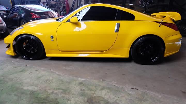 Nissan 350 Z สีเหลือง 8