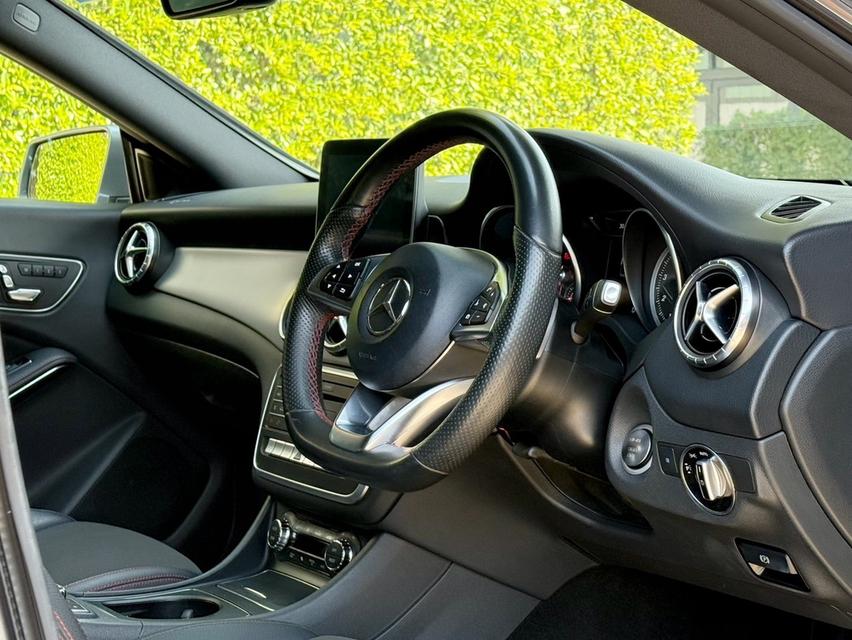 2019 BENZ CLA250 AMG FACELIFT รถมือเดียวออกป้ายแดง รถวิ่งน้อย รถไม่เคยมีอุบัติเหตุครับ 10