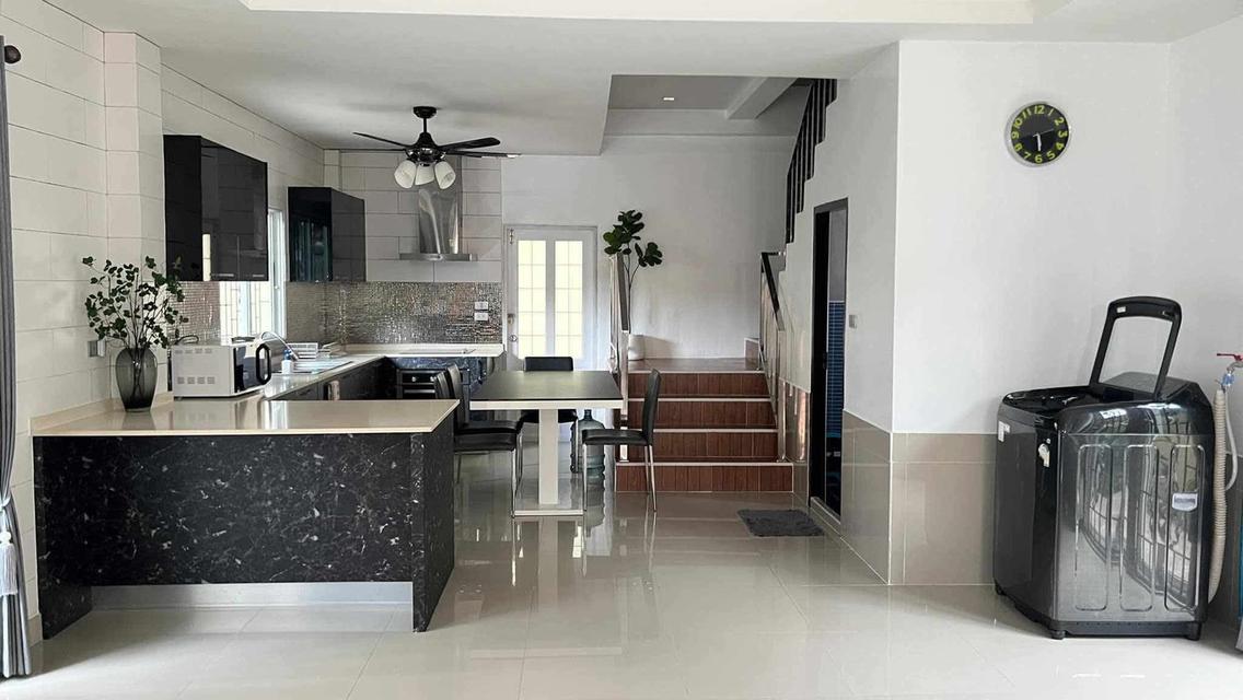House for rent style pool villa Phatumnak hill 11
