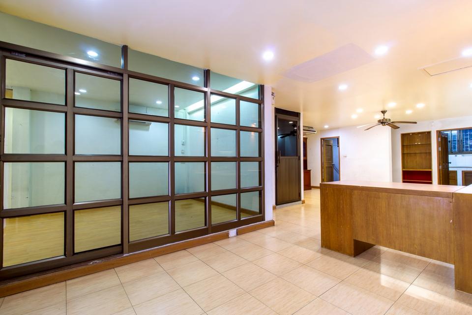 บ้านทาวน์โฮม 3 ชั้นบน “ทำเลที่หาไม่ได้แล้ว” กลางสาทร-เย็นอากาศ-พระราม 4 ซอยศรีบำเพ็ญ 3