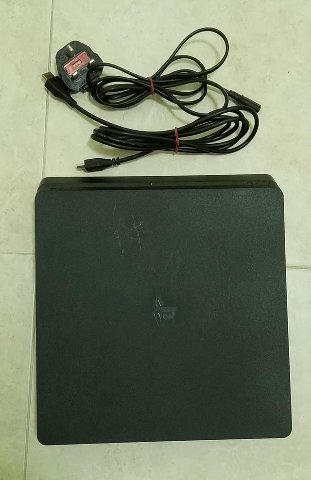 ขายเครื่องเล่น PlayStation2  และ PlayStation4 3