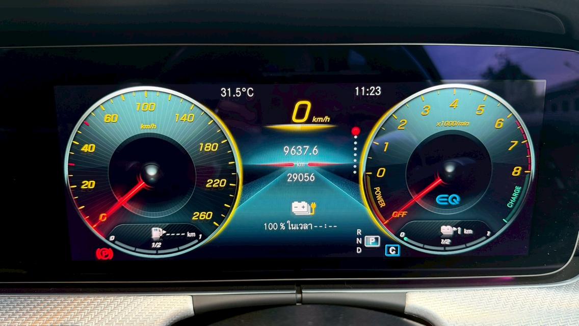 Mercedes-Benz E300e Avantgarde Facelift 2024 สีดำ มีไฟแนนซ์เหลือเปลี่ยนสัญญาผ่อนต่อได้ไม่ต้องใช้เงินออกรถ รูปที่ 9
