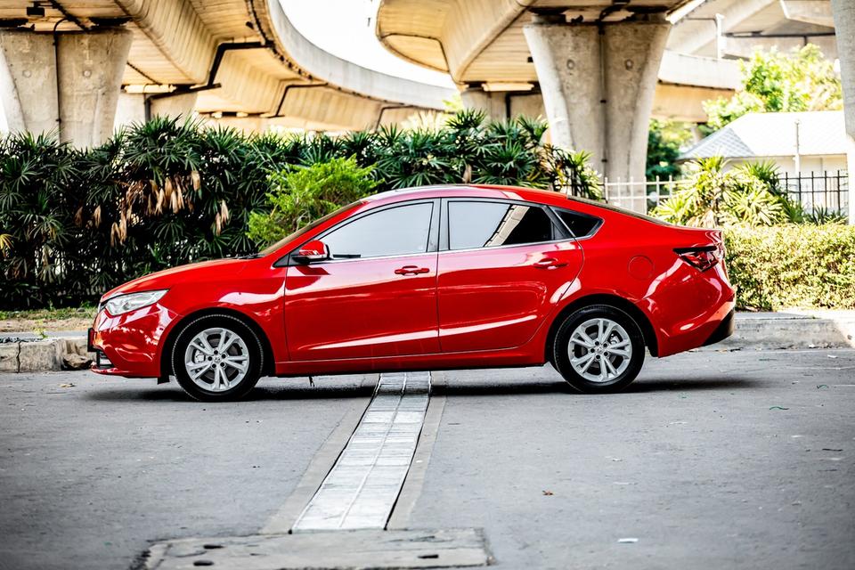 MG 5 1.5 Sunroof TURBO ปี 2017 สีแดง เกียร์ Auto  7