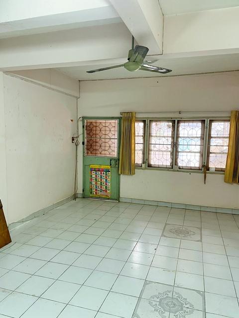 รพ.สินแพทย์ รามอินทรา 1.6 กม. รามอินทรา51-61 ซ.นวมินทร์ 90-96 MRT รามอินทรา58 600ม.ให้เช่าทาวน์เฮาส์ 2 ชั้น 20 ตร.วา. แฟ 4