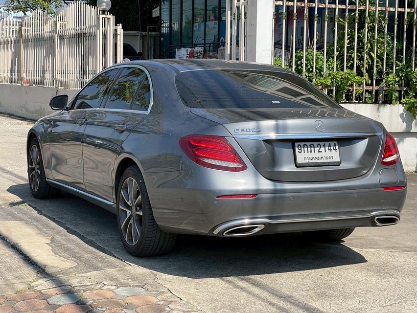 รหัสรถ PJP2144 2020 BENZ E300e Avantgarde 7