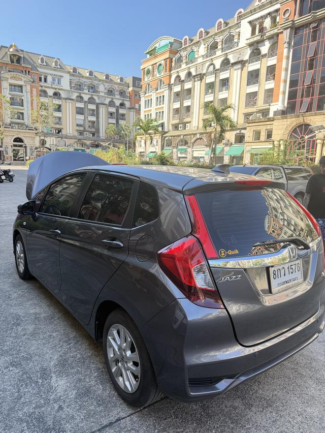 Honda JAZZ ปี2019รถบ้านเจ้าของขายเอง ไมล์เพียง74445โล เข้าศูนย์ตลอด 370000 รูปที่ 3
