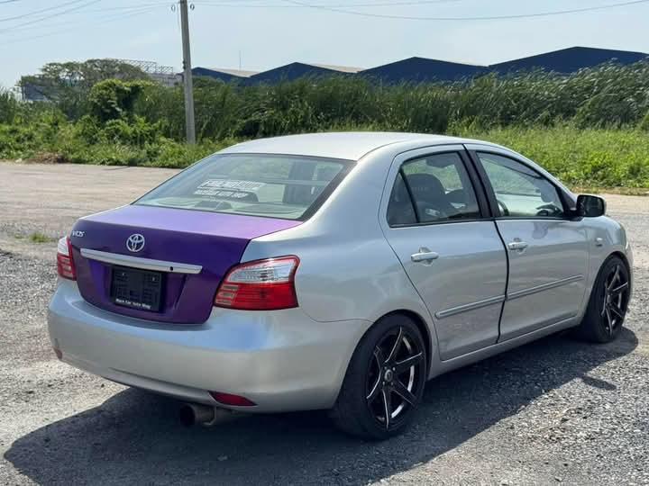 Toyota Vios สีเทา 5