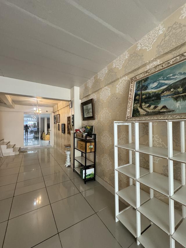 ขายด่วนอาคารพาณิชย์ วัชรพล 4