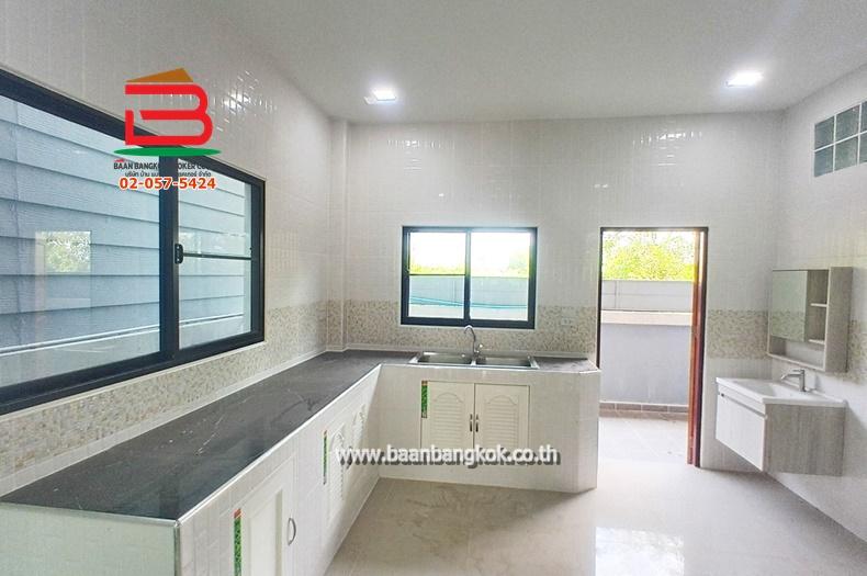 บ้านแฝด หมู่บ้าน กฤษดาเพลส เนื้อที่ 33 ตรว. ถนนกาญจนาภิเษก ต.คลองห้า อ.คลองหลวง จ.ปทุมธานี 6