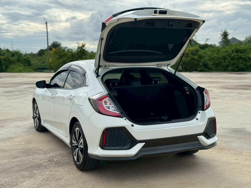 HONDA CIVIC FK  1.5 TURBO  สีขาว ปี 2018 เกียรออโต้