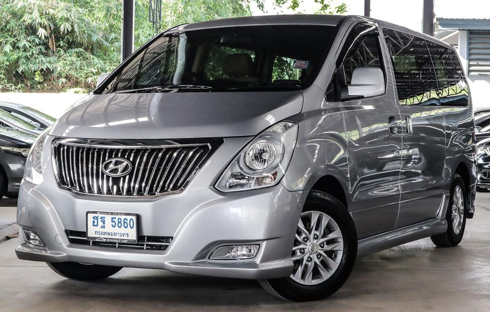 2018 HYUNDAI H-1 2.5 TOURING ดีเซล 2