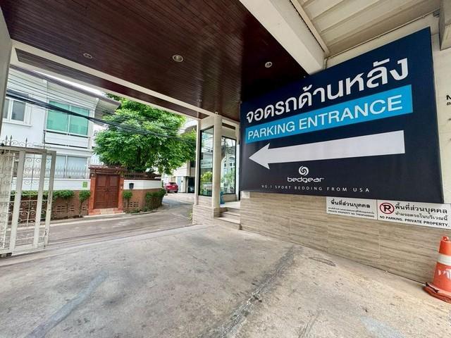 ให้เช่าโชว์รูม ชั้น 1 พื้นที่ 150 ตร.ม. ถนนนราธิวาส-สาทร ใกล้ BTS ช่องนนทรี 6