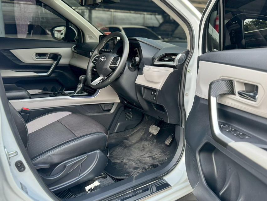 Toyota Veloz 1.5 Premium  ปี2022 จดทะเบียน 2023  สีขาว รถมือเดียว สีขาวมุก  7 ที่นั่ง ไม่เคยมีอุบัติเหตุหนักใดใดทั้งสิ้น 13