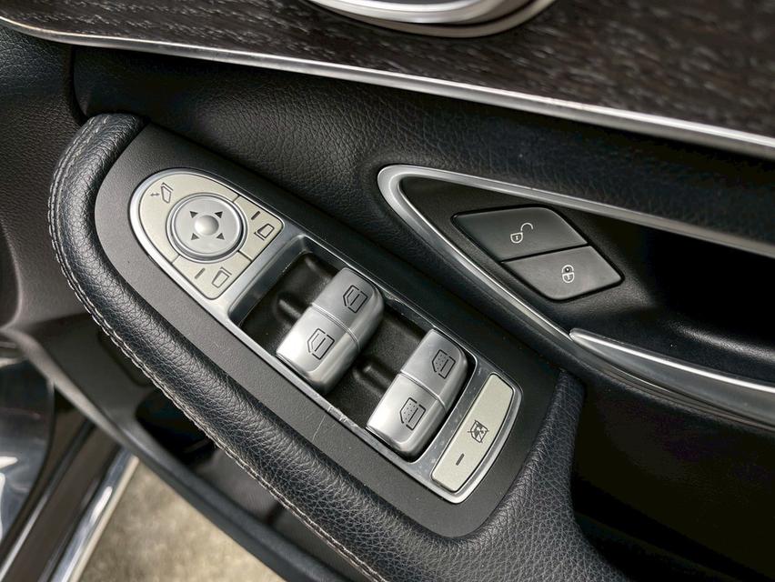 Benz C220d ปี19 15