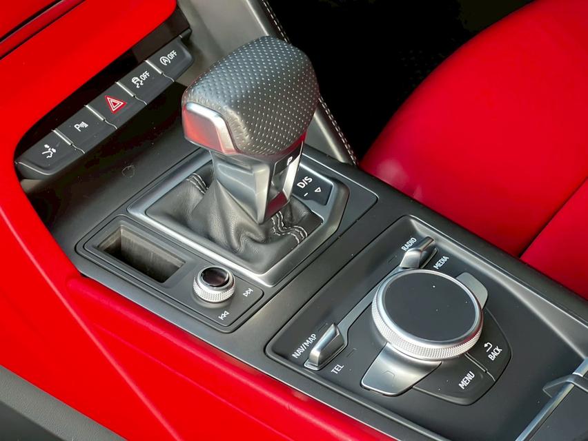 Audi R8 v10 performance 12