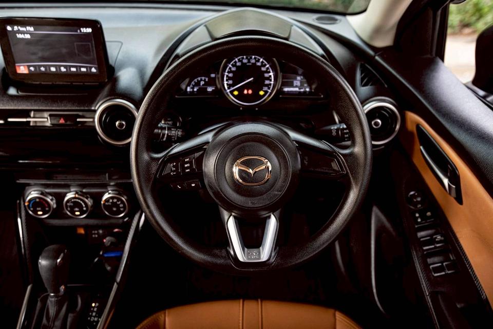 Mazda2 1.3 C Sedan ปี 2021 สีดำ มือเดียวป้ายแดง 15