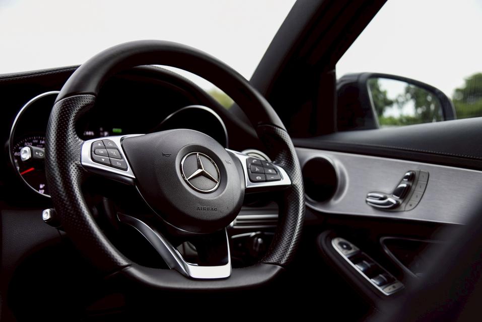 รหัสรถ CBL3968 -Benz C300 BLUETECHYBRID AMG W205 AT 2015 10