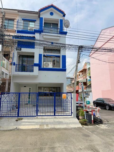 ให้เช่าทาวน์โฮม 3.5 ชั้น บ้านกลางเมือง 1 รัชดาเหม่งจ๋าย ทำเลใจกลางเมือง ใกล้ MRT สุทธิสาร 