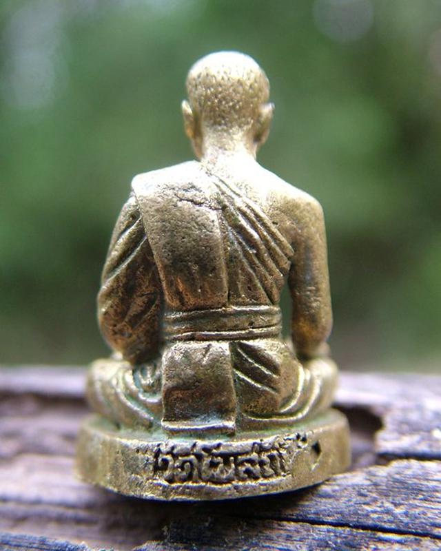 รูปหล่อหลวงพ่อพัก วัดโบสถ์  รูปที่ 2