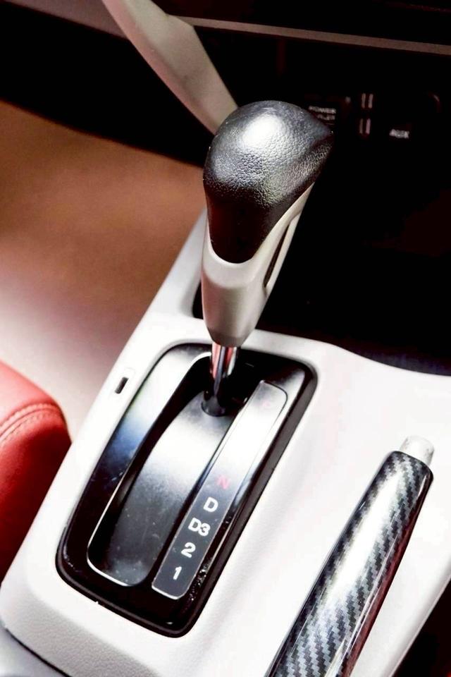 รหัสรถ QT6842 Honda Civic FB 1.8 S เกียร์ Auto สีขาว ปี2013 17