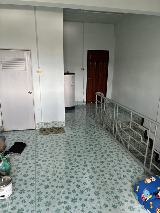 ตึกแถว 3 ชั้น จอดรถ 2 คัน 3 ห้องนอน 3 ห้องน้ำ 5