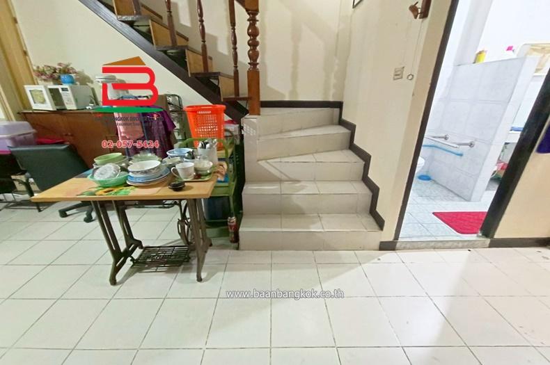 ทาวน์เฮาส์ 2 ชั้น หมู่บ้าน เลิศอุบลวัชรพล เนื้อที่ 18 ตารางวา ซอยร่วมมิตรพัฒนา แขวงท่าแร้ง เขตบางเขน กรุงเทพมหานคร 7