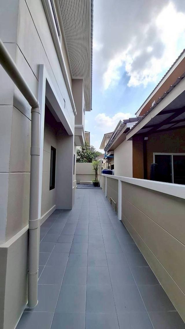 หมู่บ้านกาญจนลักษณ์3  ติดถนนกาญจนาภิเษก 3