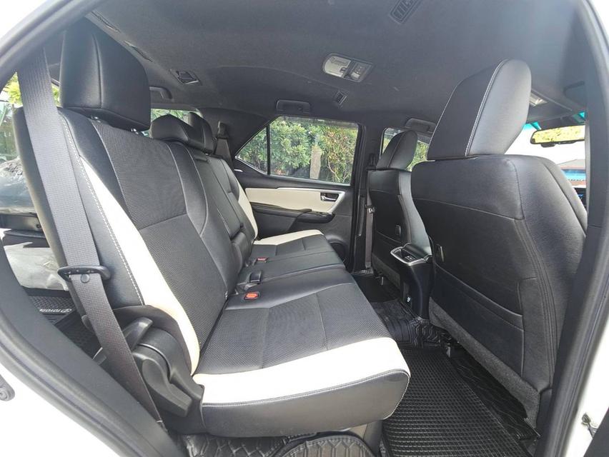 เข้าใหม่#Toyota #Fortuner 2.8 Legender 4WD Black Top ปี 2023 จด 24 รูปที่ 9