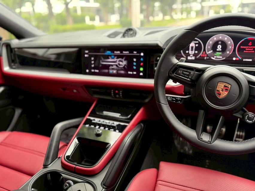 CAYENNE 3.0 HYBRID COUPE 13