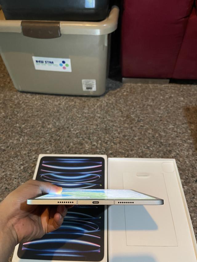 ขายiPadPro11นิ้วM2สีหายากSilver128กิ๊กWifi Celluer ใส่ซิมได้ยกกล่องไร้รอยใช้งานดีถูกๆ