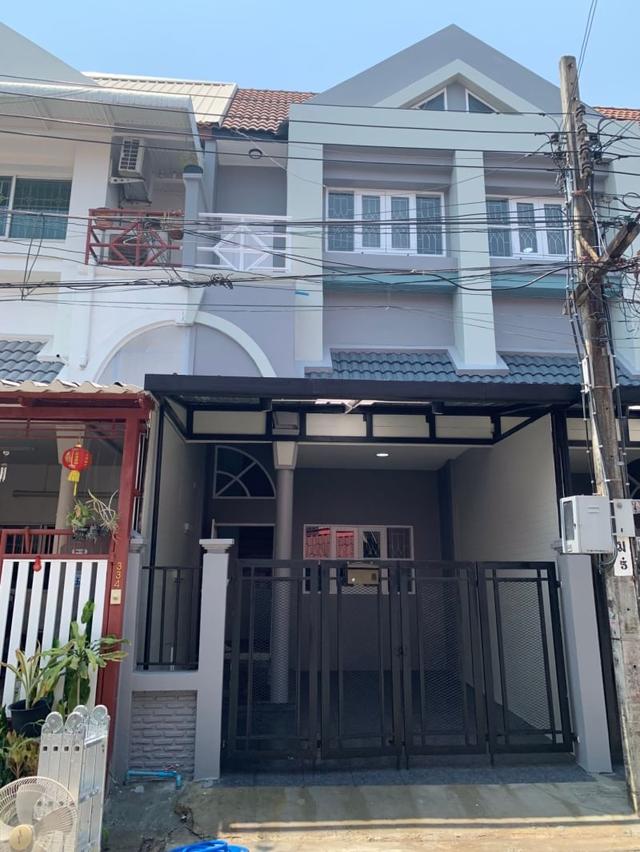 ขาย :ทาวน์เฮาส์ 2.5 ชั้น,เนื้อที่ 18 ตรว. หมู่บ้านเกษราคลาสสิคโฮม ถนนเสรีไทย 81/2 